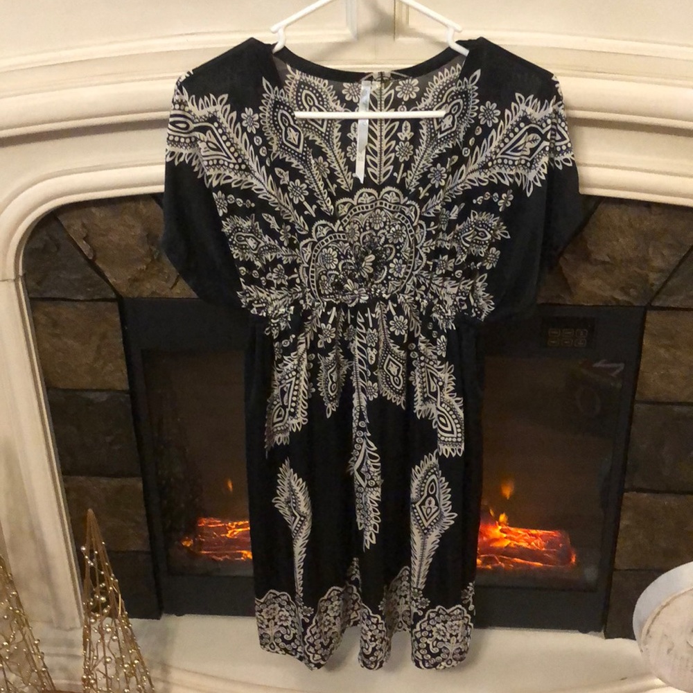 CristinaLove Short-sleeve V-neck Dress